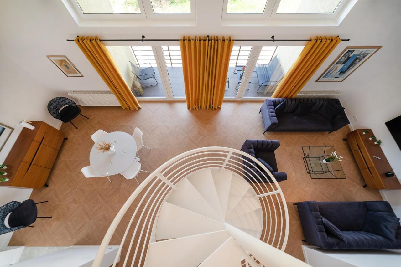 דירות Penthouse יאסטארניה מראה חיצוני תמונה