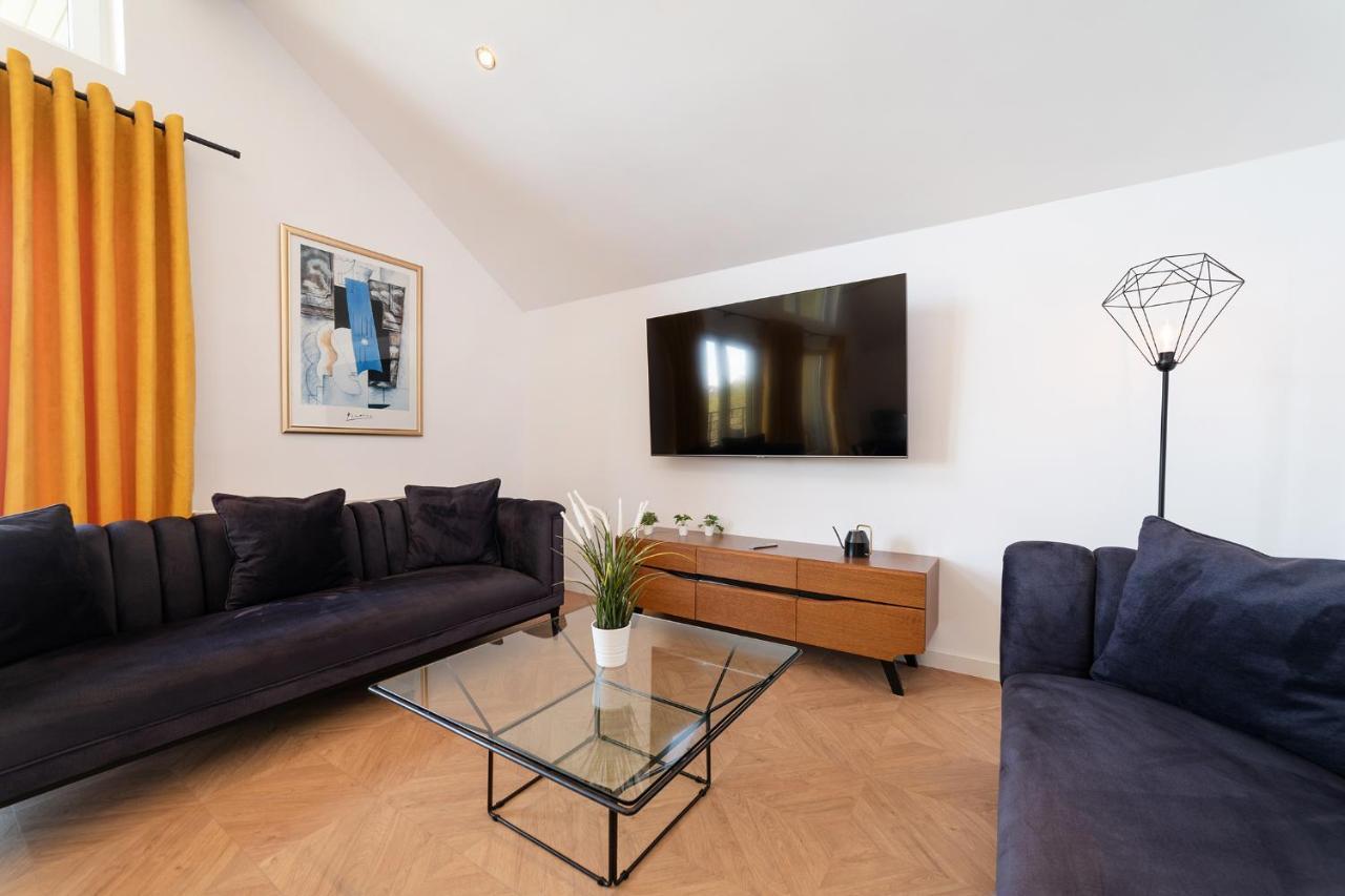 דירות Penthouse יאסטארניה מראה חיצוני תמונה